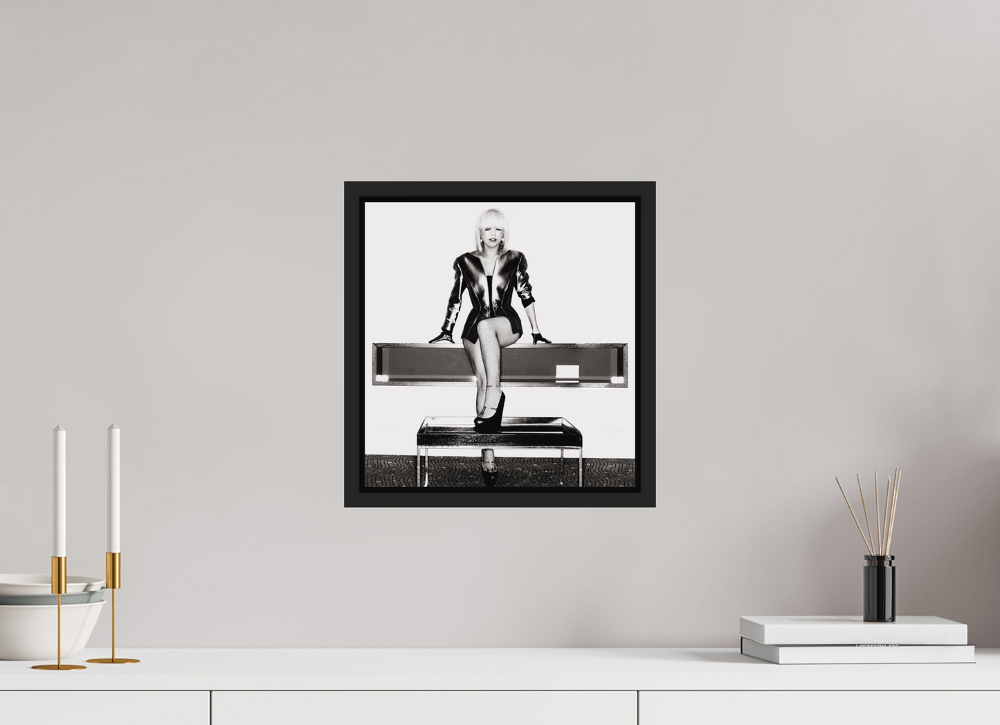 30 x 31,6 cm, Floater Frame | Black Matte Lady Gaga 06