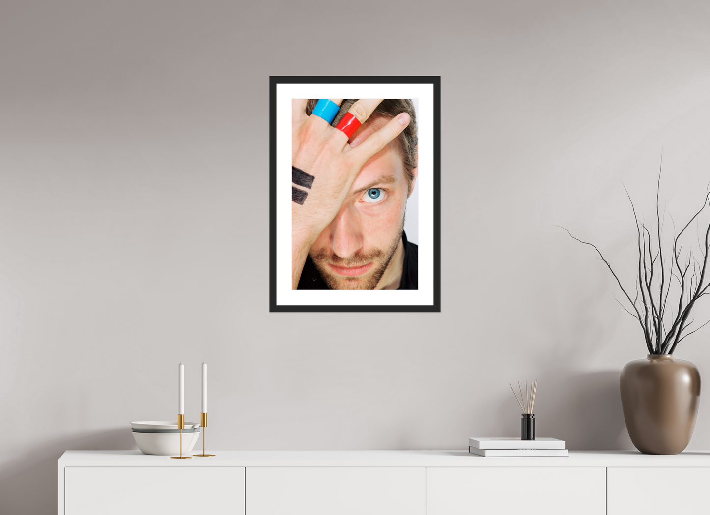 40 x 60 cm, Wood Frame with Passe-Partout | Black Matte Chris Martin - Coldplay 04