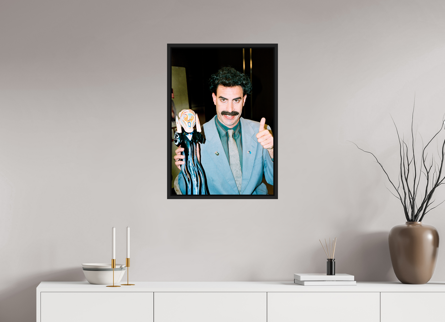 50 x 72,1 cm, Floater Frame | Black Matte Sacha Baron Cohen 01