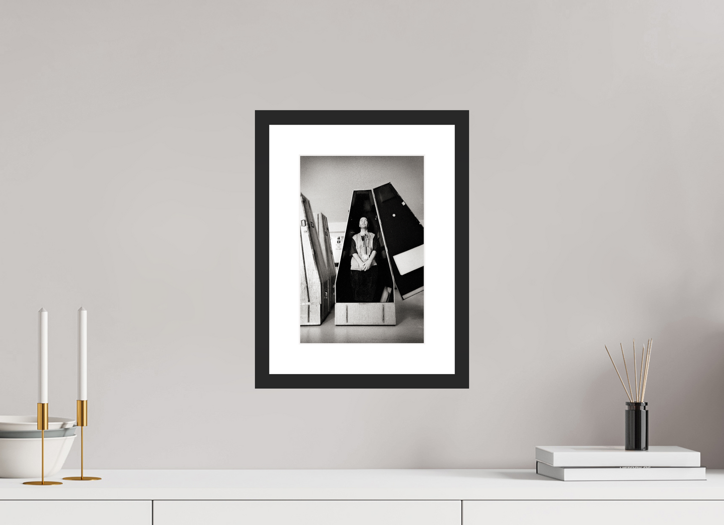 20 x 29,8 cm, Wood Frame with Passe-Partout | Black Matte Nigel Kennedy 01