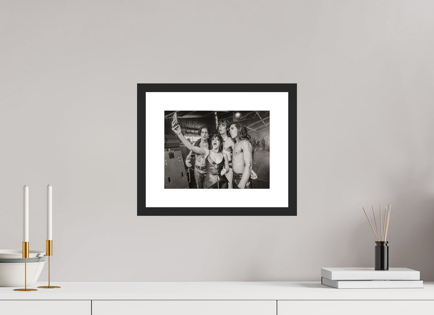 28 x 21 cm, Wood Frame with Passe-Partout | Black Matte Måneskin 01