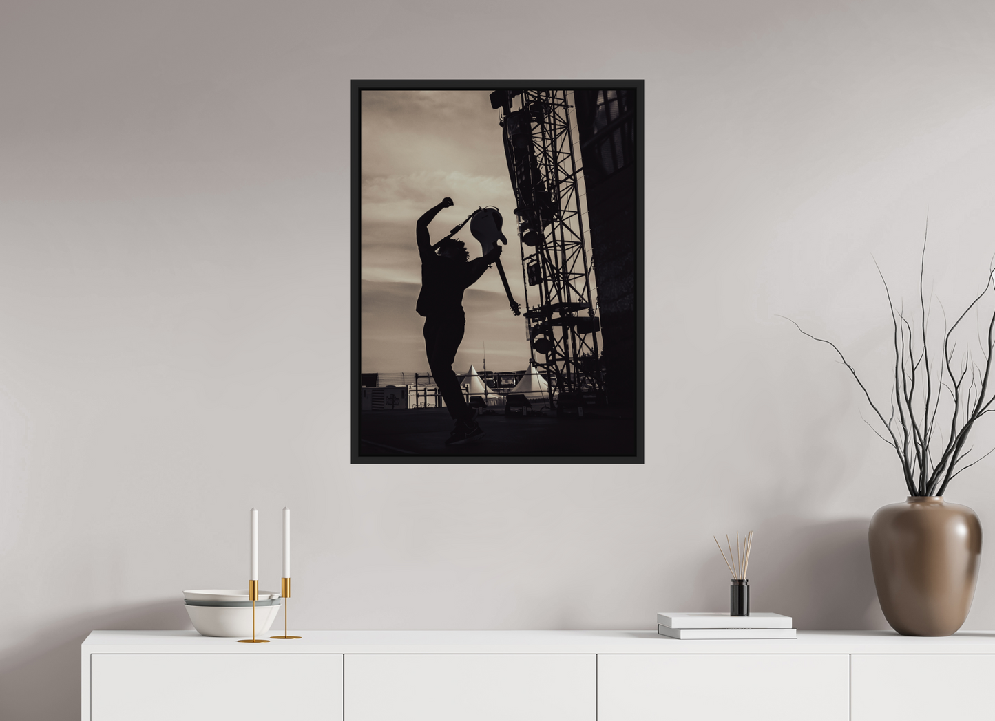 60 x 80 cm, Floater Frame | Black Matte Fever 333 Live 01