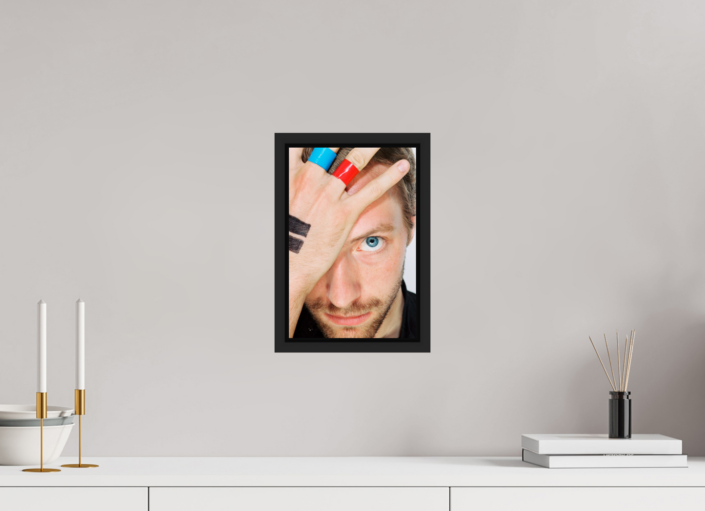 20 x 30 cm, Floater Frame | Black Matte Chris Martin - Coldplay 04