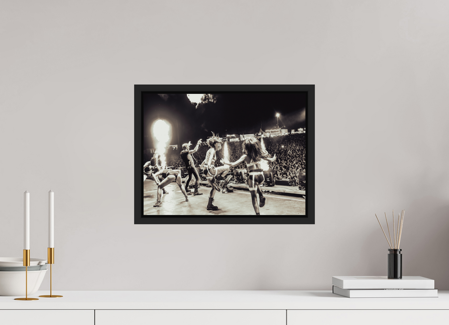 40 x 30 cm, Floater Frame | Black Matte Scooter Live 03