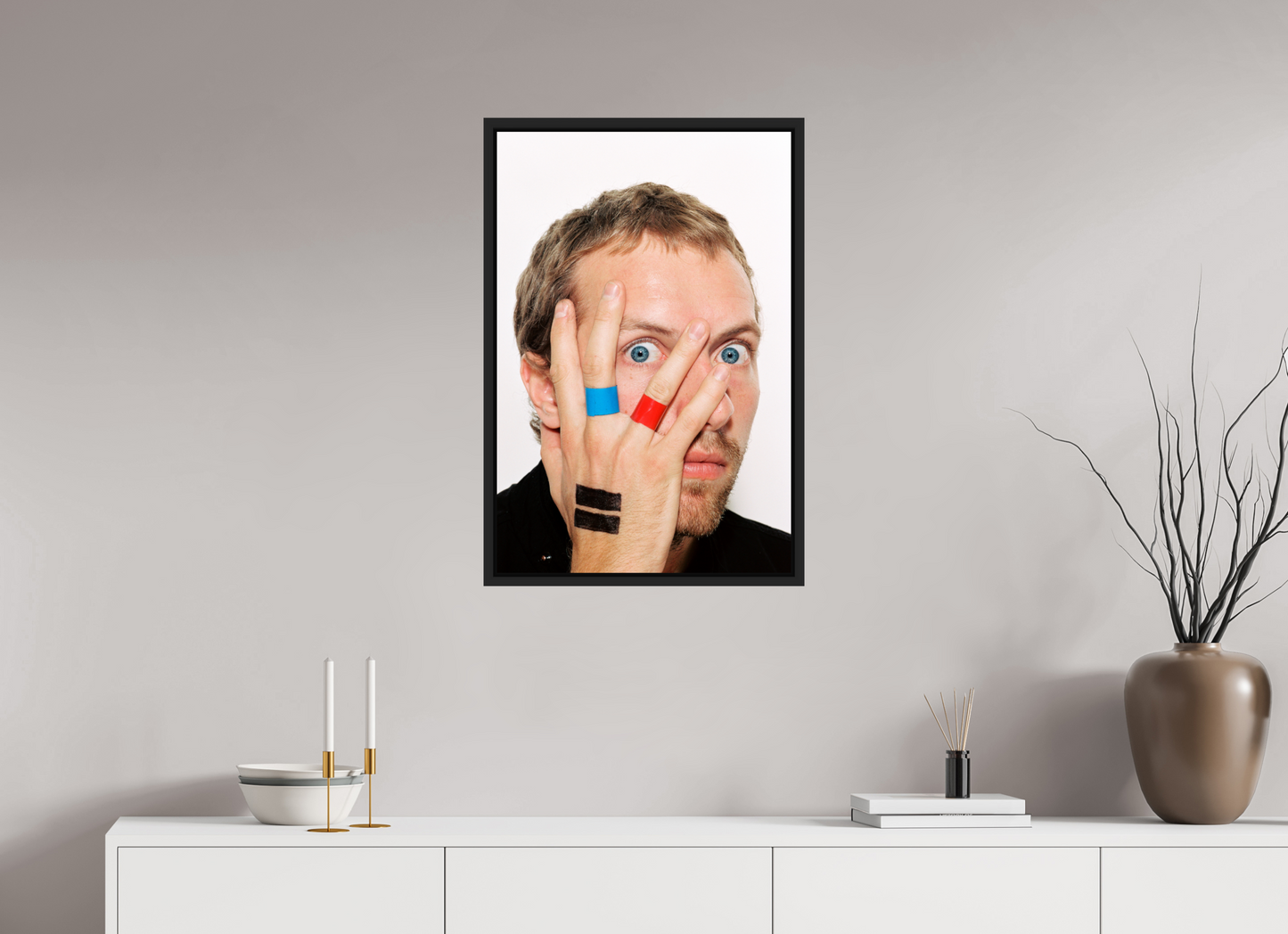 50 x 75 cm, Floater Frame | Black Matte Chris Martin - Coldplay 06