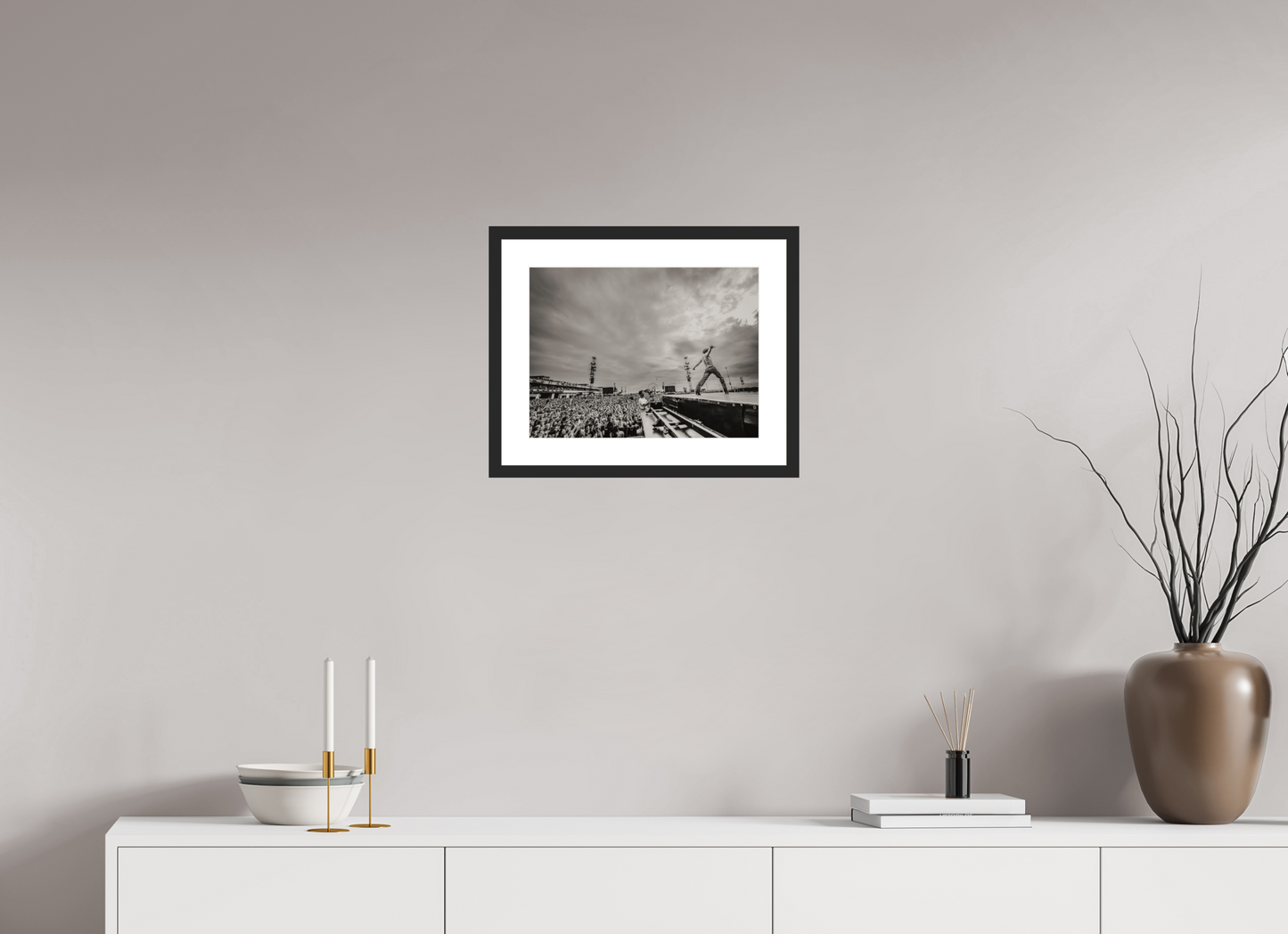 40 x 30 cm, Wood Frame with Passe-Partout | Black Matte Måneskin Live 02