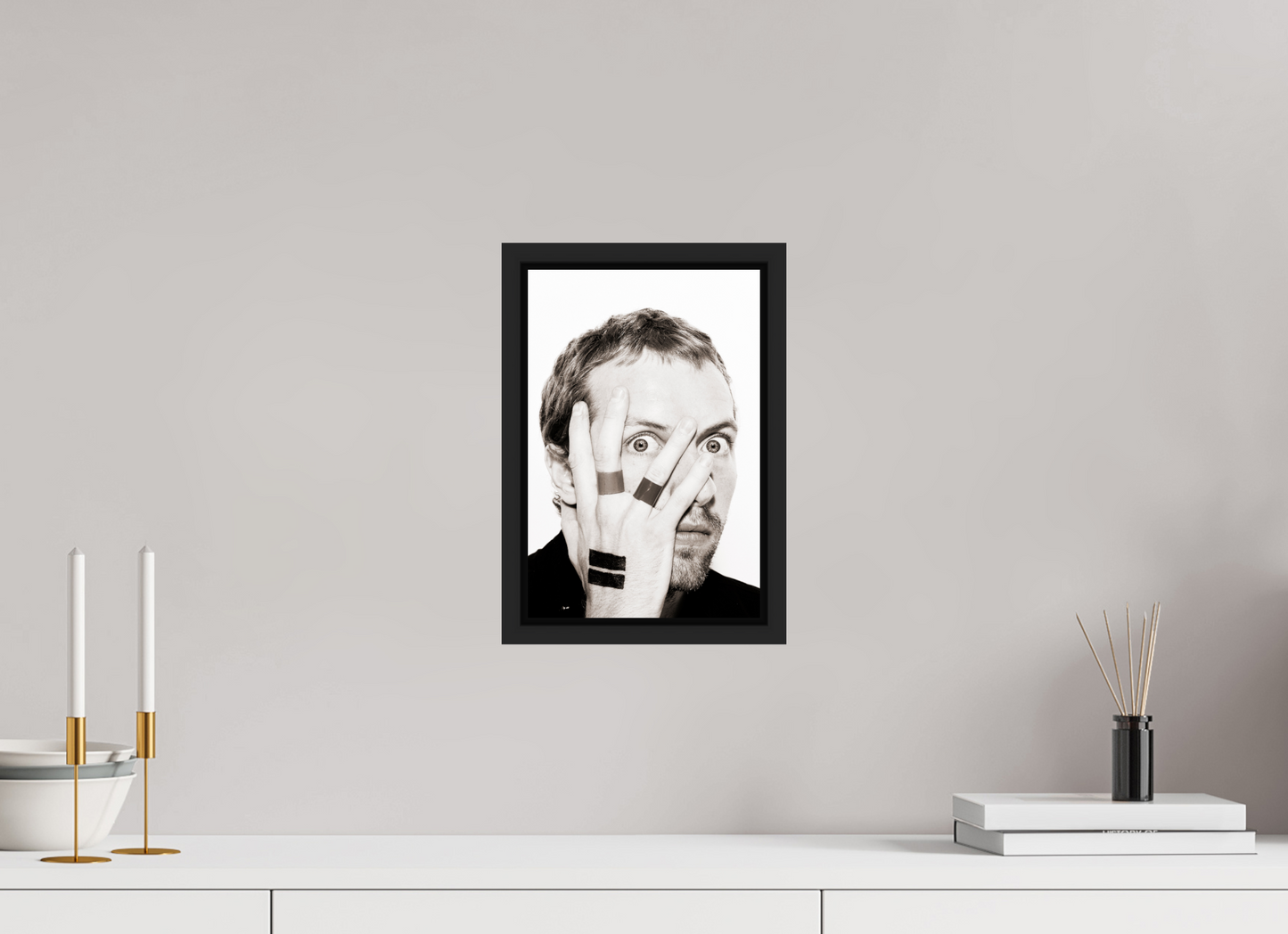 20 x 30 cm, Floater Frame | Black Matte Chris Martin - Coldplay 02