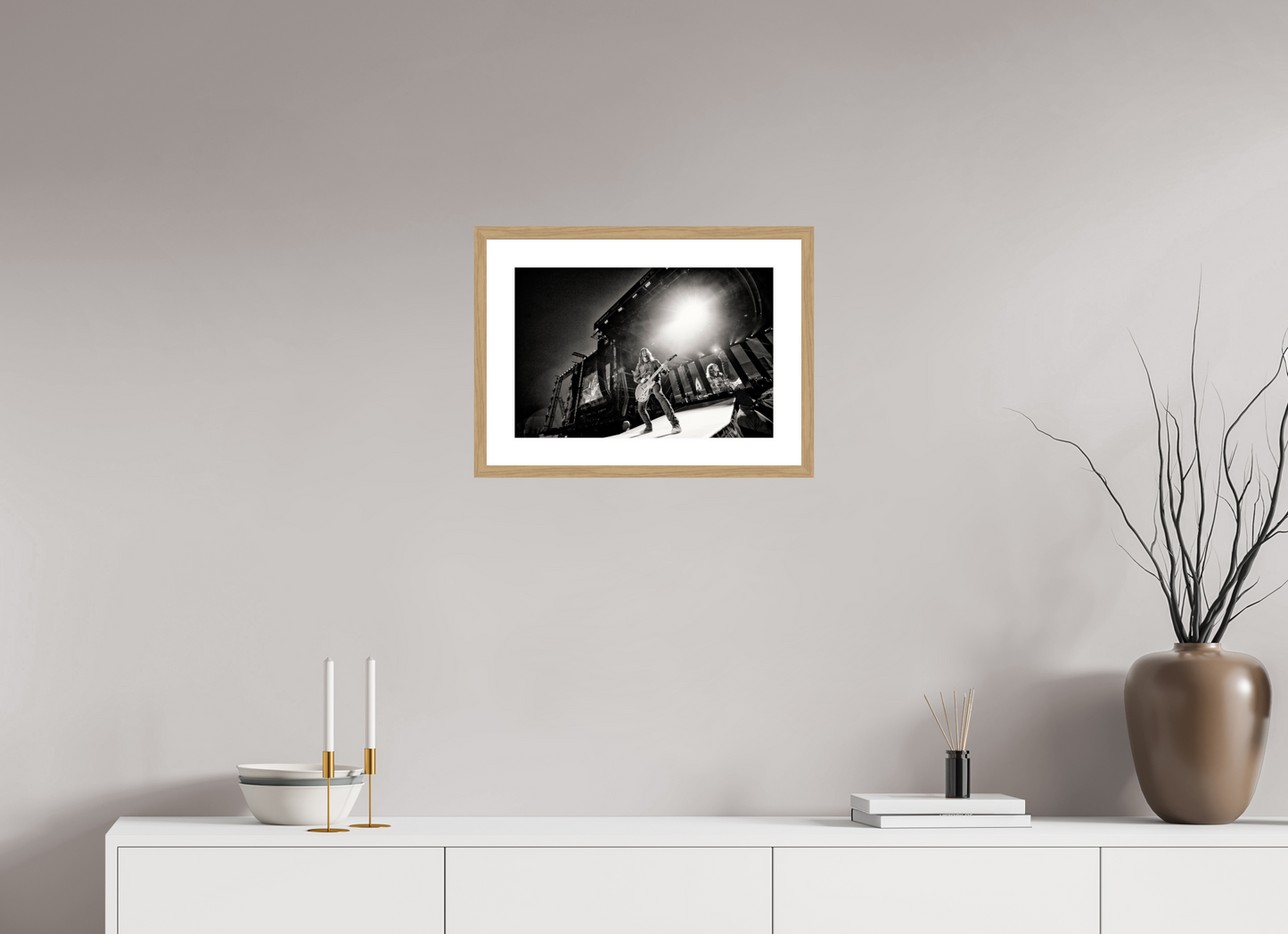 45 x 30 cm, Wood Frame with Passe-Partout | Oak Dave Grohl - Foo Fighters Live 07
