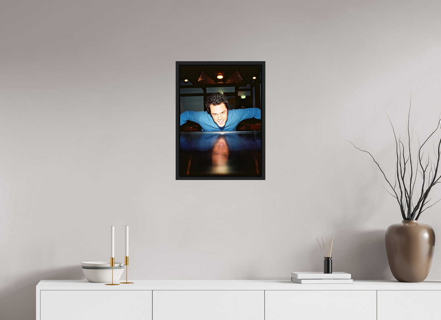 40 x 54,4 cm, Floater Frame | Black Matte Johnny Knoxville - Jackass 04
