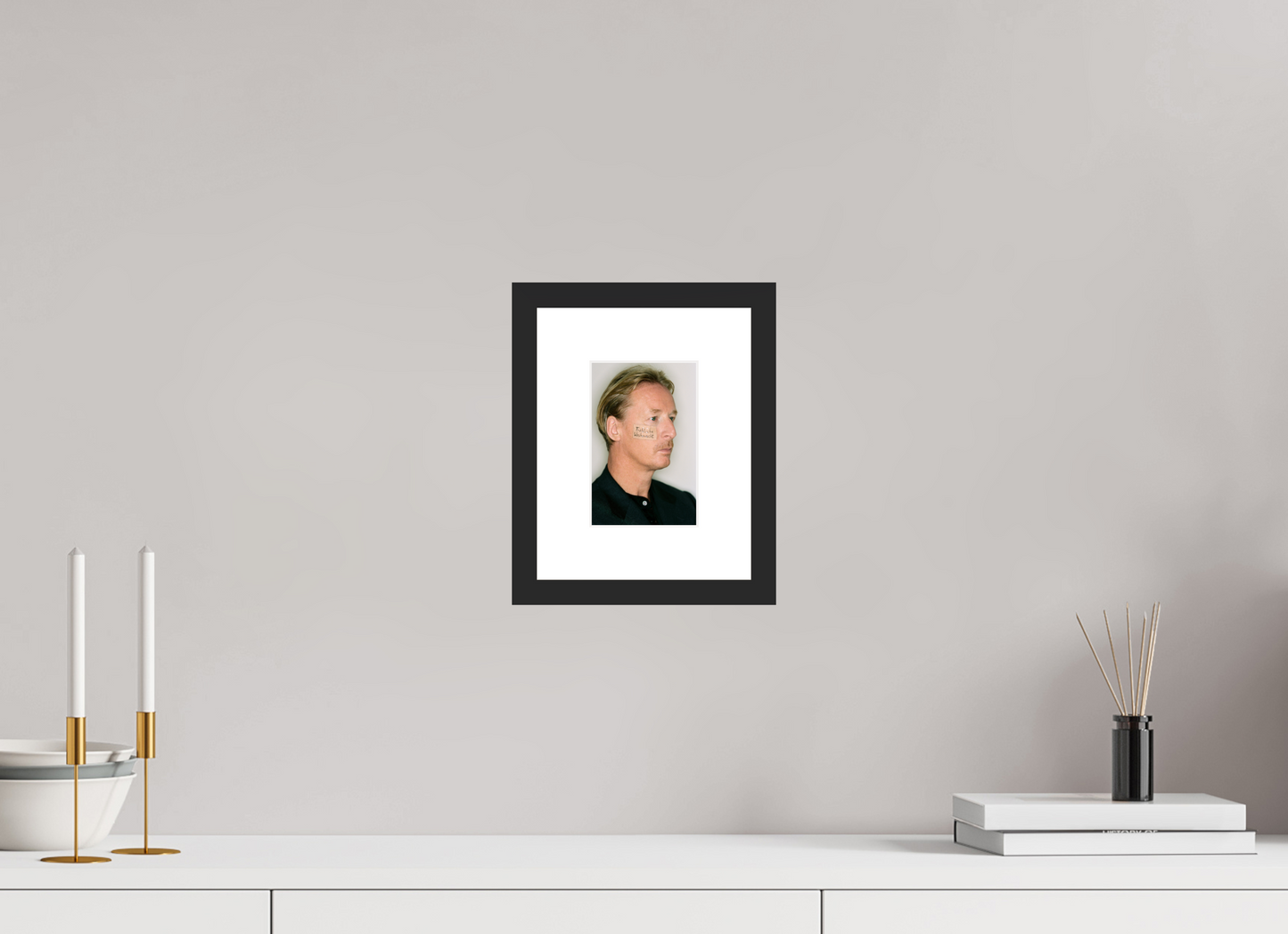 10 x 15 cm, Wood Frame with Passe-Partout | Black Matte DJ Hell 03