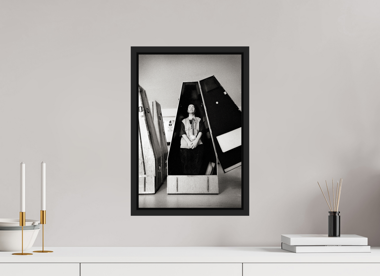 30 x 44,7 cm, Floater Frame | Black Matte Nigel Kennedy 01