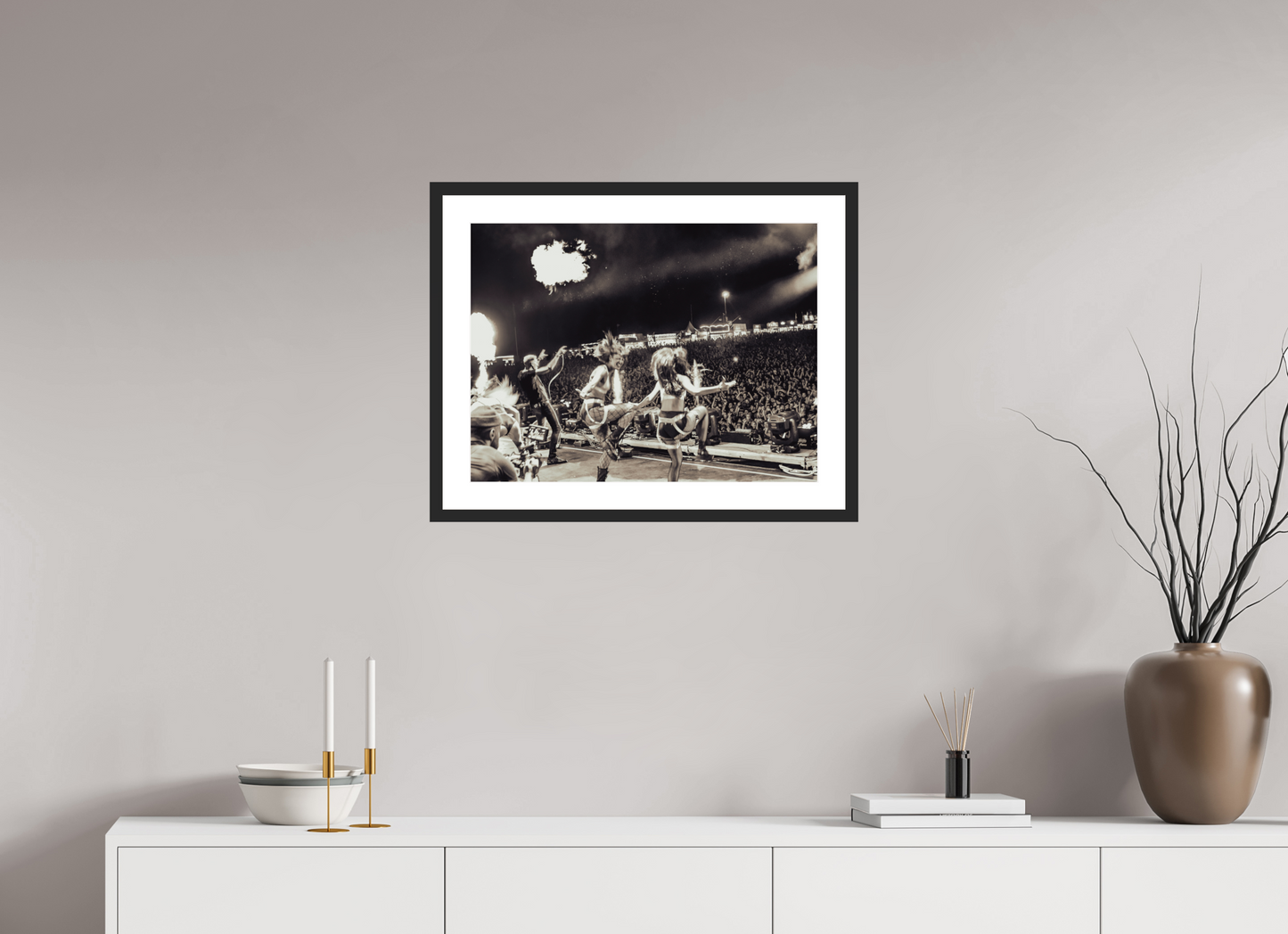 60 x 45 cm, Wood Frame with Passe-Partout | Black Matte Scooter Live 02