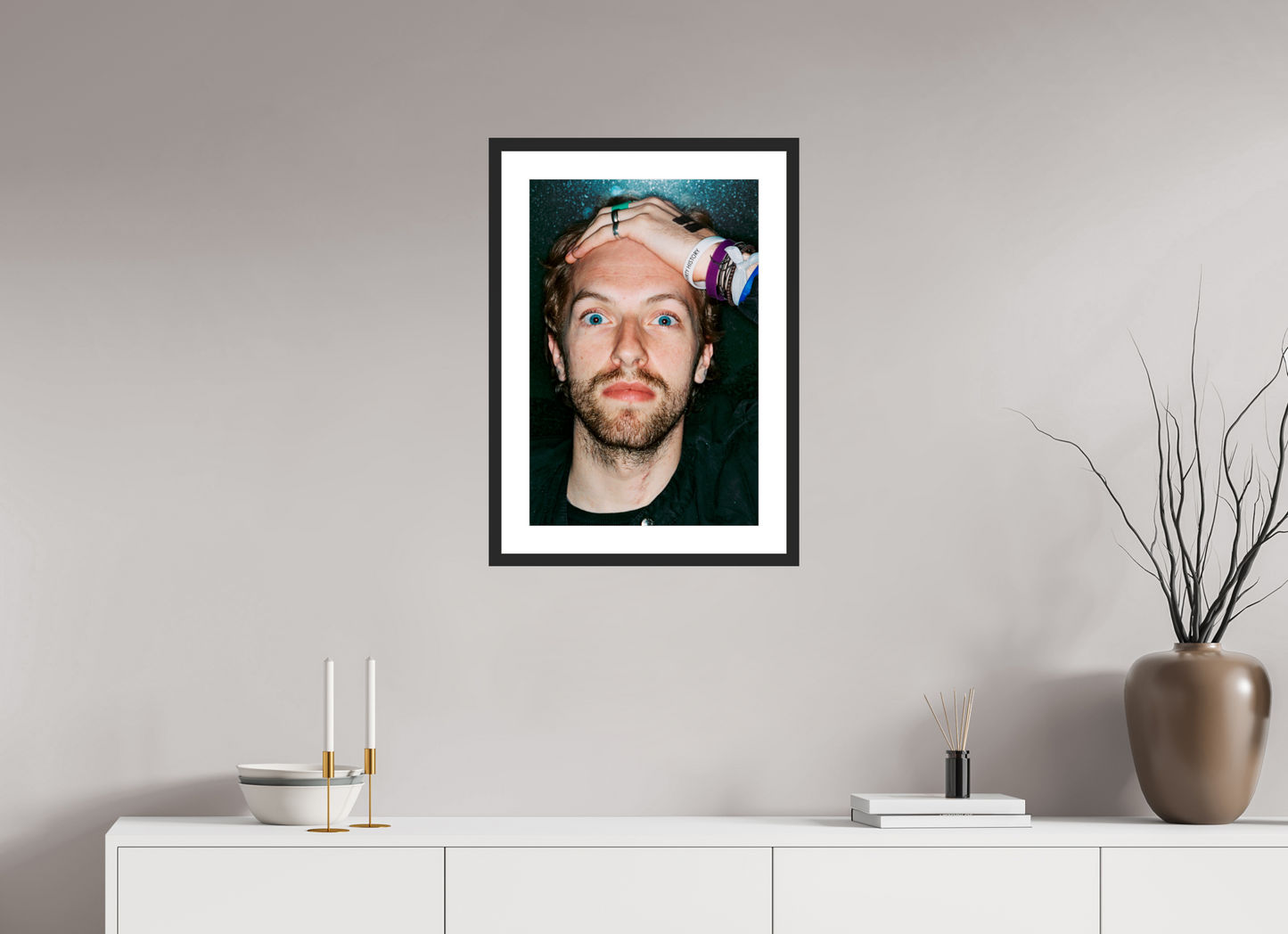 40 x 60 cm, Wood Frame with Passe-Partout | Black Matte Chris Martin - Coldplay 07