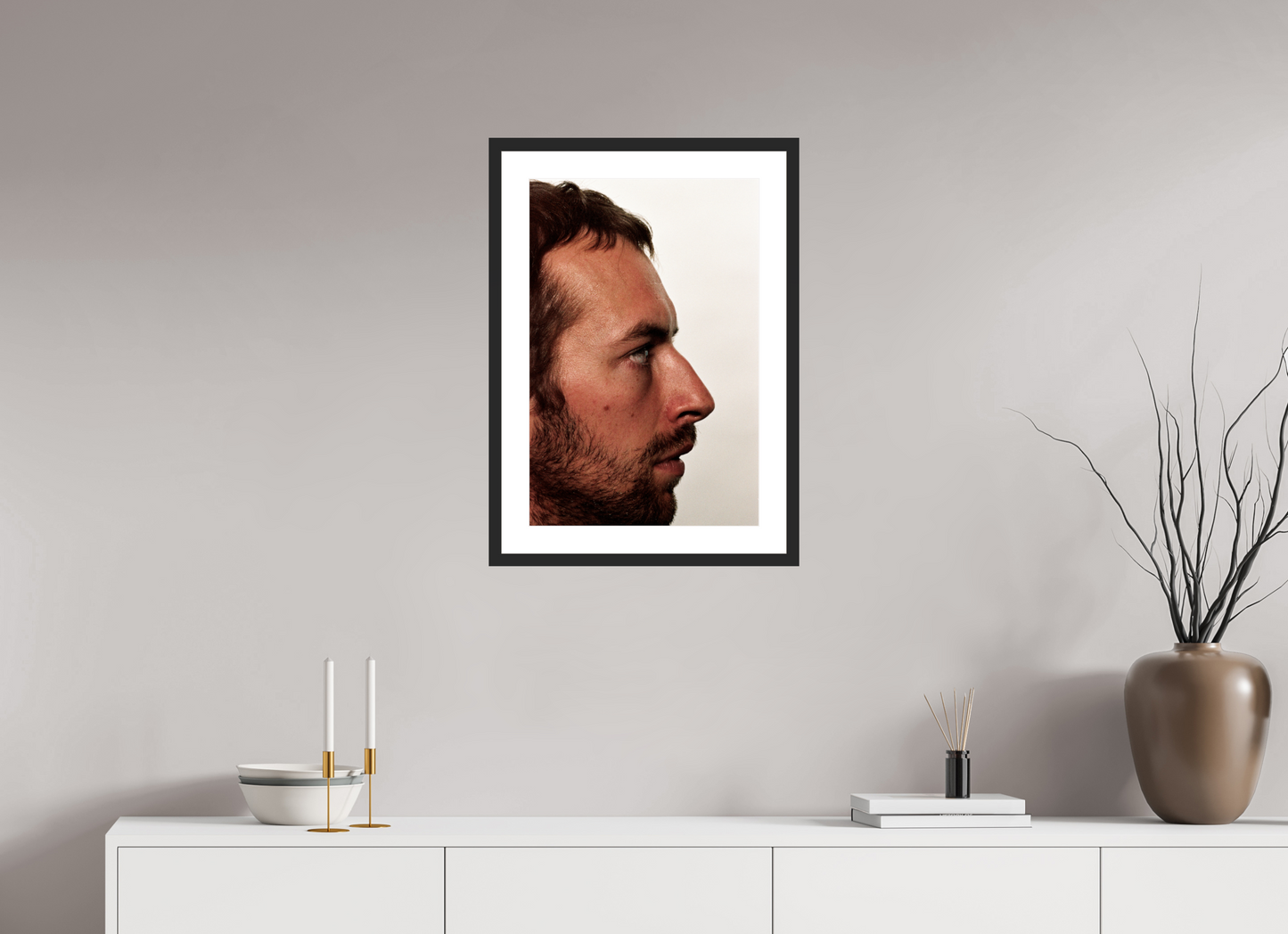 40 x 60 cm, Wood Frame with Passe-Partout | Black Matte Chris Martin - Coldplay 03