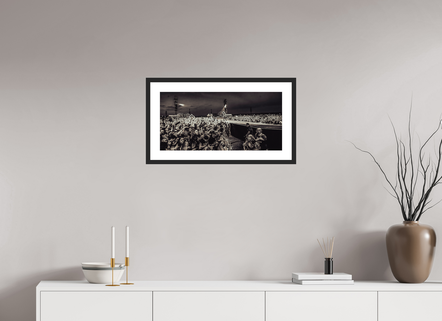 61,6 x 30 cm, Wood Frame with Passe-Partout | Black Matte Dave Grohl - Foo Fighters Live 06