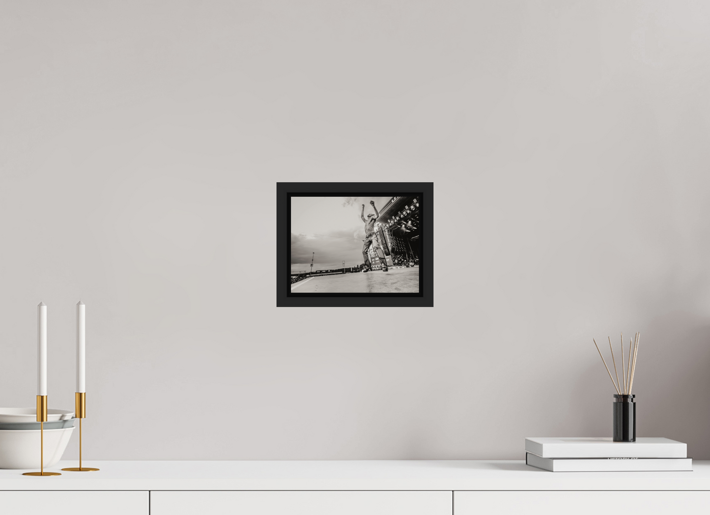 20 x 15 cm, Floater Frame | Black Matte Måneskin Live 03