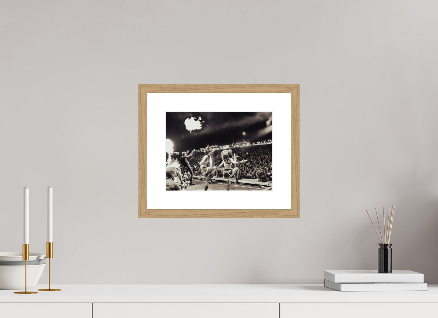 28 x 21 cm, Wood Frame with Passe-Partout | Oak Scooter Live 02