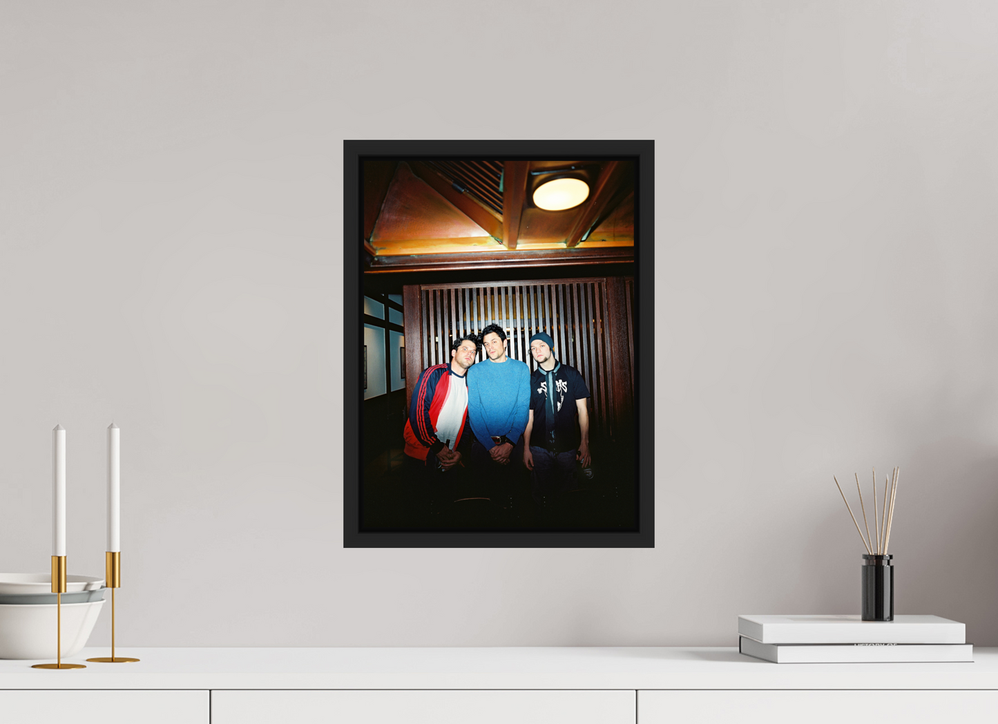 30 x 40,7 cm, Floater Frame | Black Matte Johnny Knoxville - Jackass 01