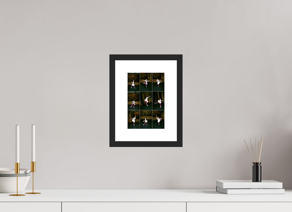 15 x 22,3 cm, Wood Frame with Passe-Partout | Black Matte Bolshoi Theatre - Prima Ballerina 02