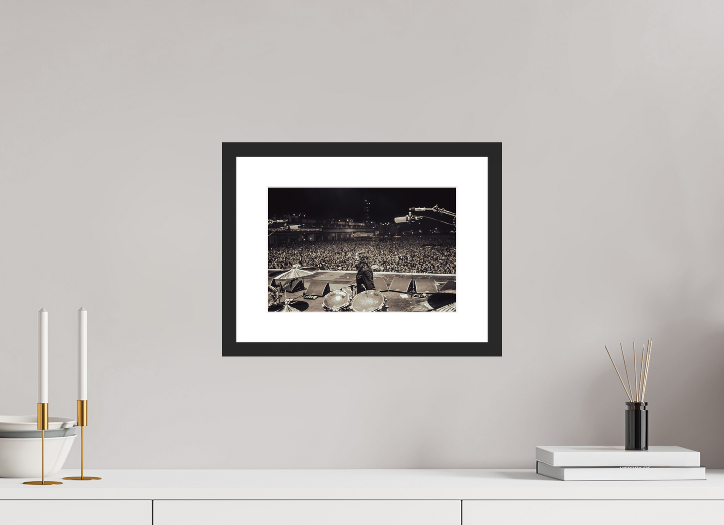 30 x 20 cm, Wood Frame with Passe-Partout | Black Matte Dave Grohl - Foo Fighters Live 09