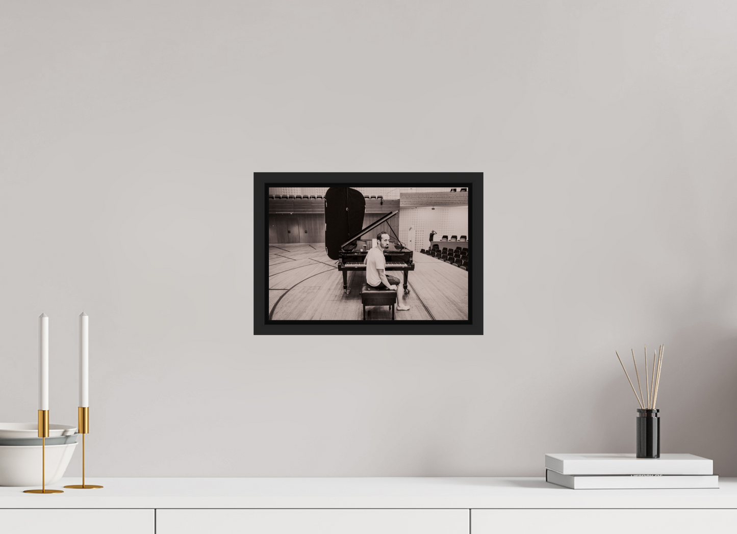 30 x 20 cm, Floater Frame | Black Matte Igor Levit 03