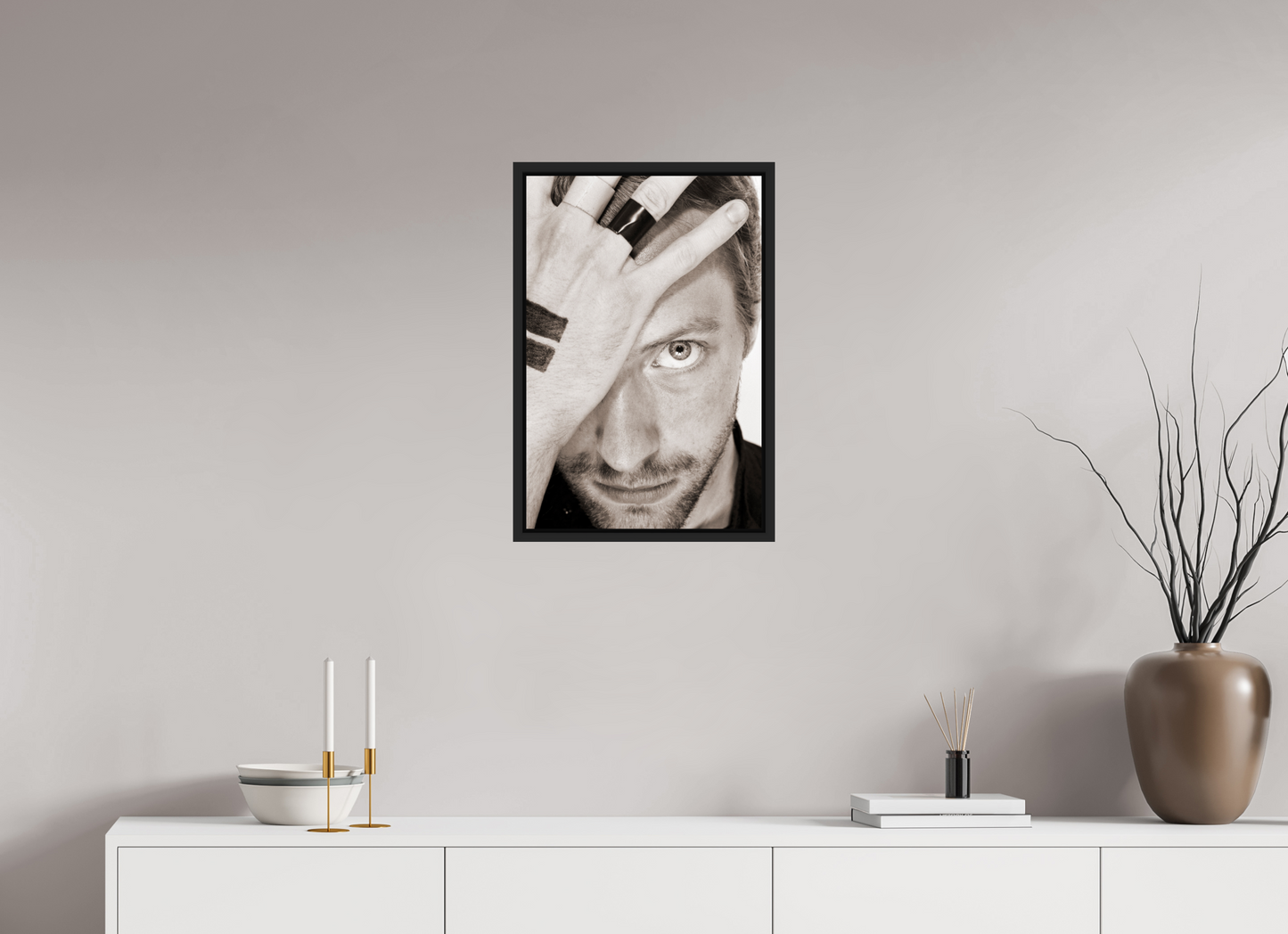 40 x 60 cm, Floater Frame | Black Matte Chris Martin - Coldplay 05