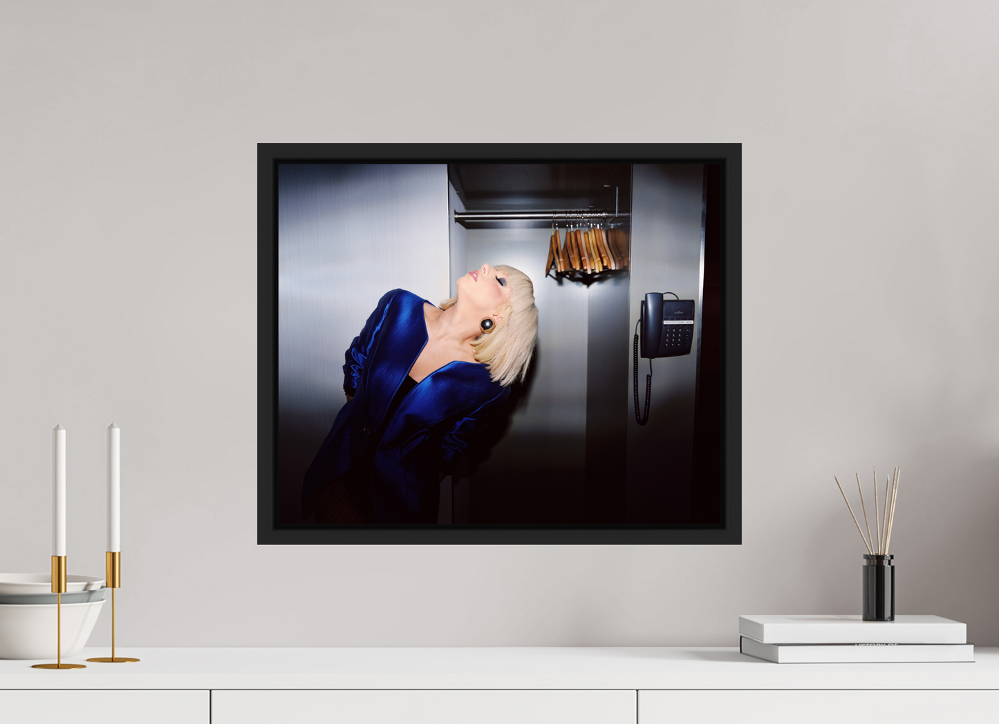 49,1 x 40 cm, Floater Frame | Black Matte Lady Gaga 03