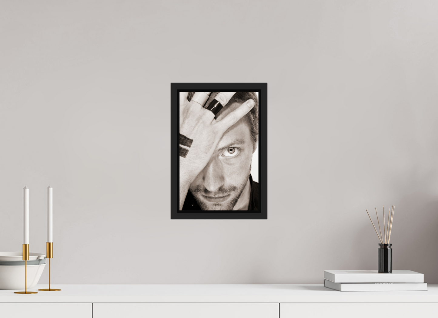 20 x 30 cm, Floater Frame | Black Matte Chris Martin - Coldplay 05