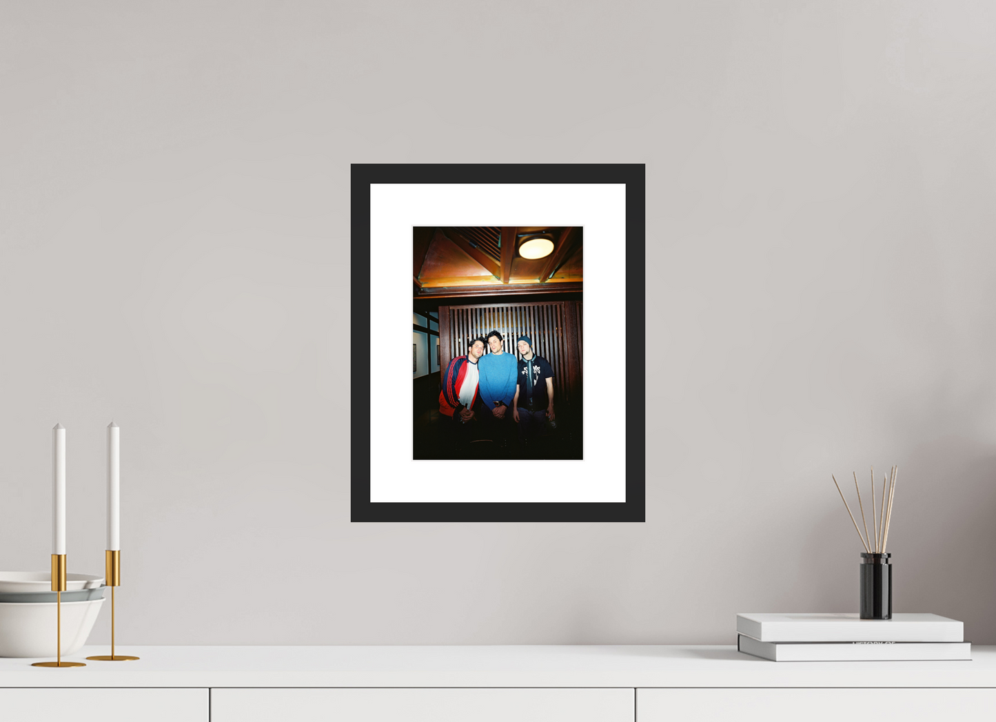 20 x 27,1 cm, Wood Frame with Passe-Partout | Black Matte Johnny Knoxville - Jackass 01