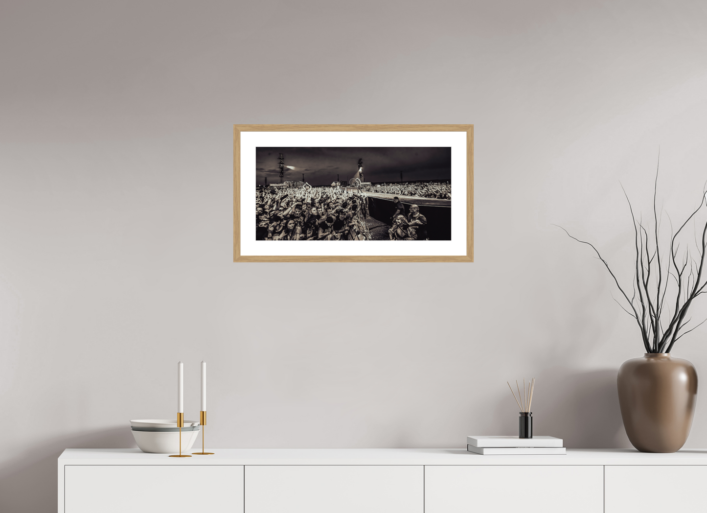 61,6 x 30 cm, Wood Frame with Passe-Partout | Oak Dave Grohl - Foo Fighters Live 06