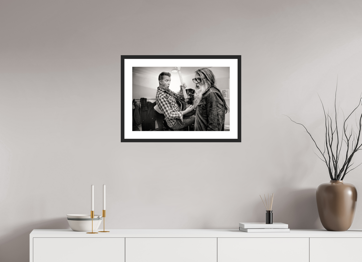 60 x 40 cm, Wood Frame with Passe-Partout | Black Matte Josh Homme - Queens of the Stone Age Live 01