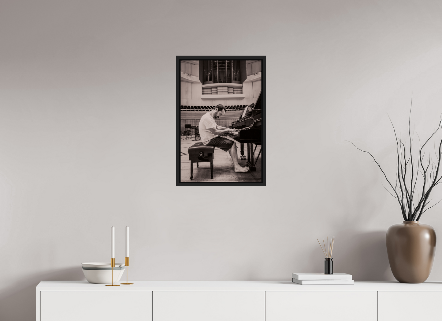 40 x 60 cm, Floater Frame | Black Matte Igor Levit 01