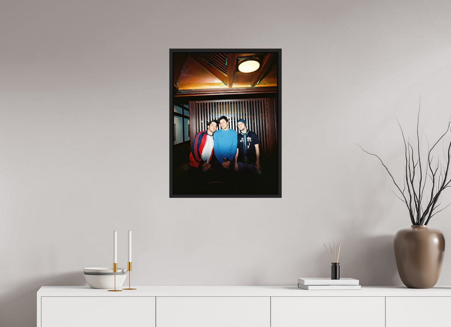 50 x 67,9 cm, Floater Frame | Black Matte Johnny Knoxville - Jackass 01