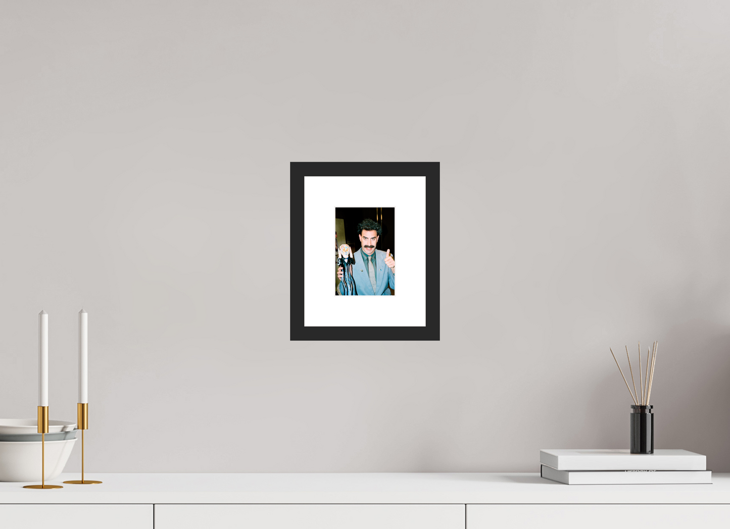 10 x 14,4 cm, Wood Frame with Passe-Partout | Black Matte Sacha Baron Cohen 01