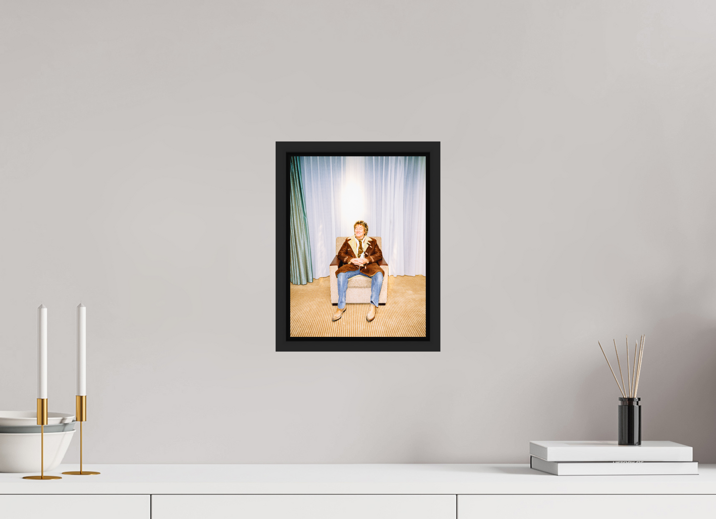 21 x 28 cm, Floater Frame | Black Matte Rod Stewart 01