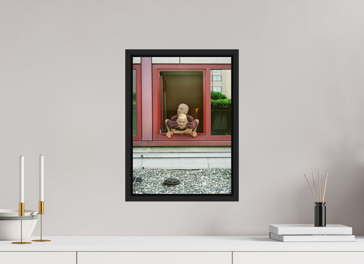 30 x 41,7 cm, Floater Frame | Black Matte Moby 01