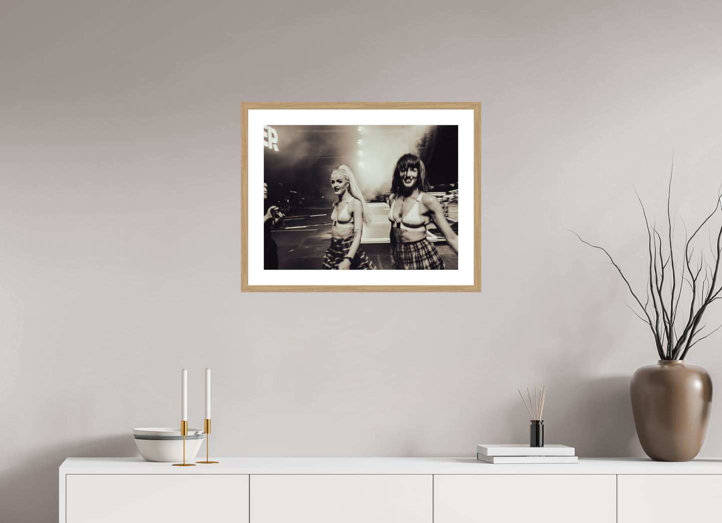 60 x 45 cm, Wood Frame with Passe-Partout | Oak Scooter Live 01