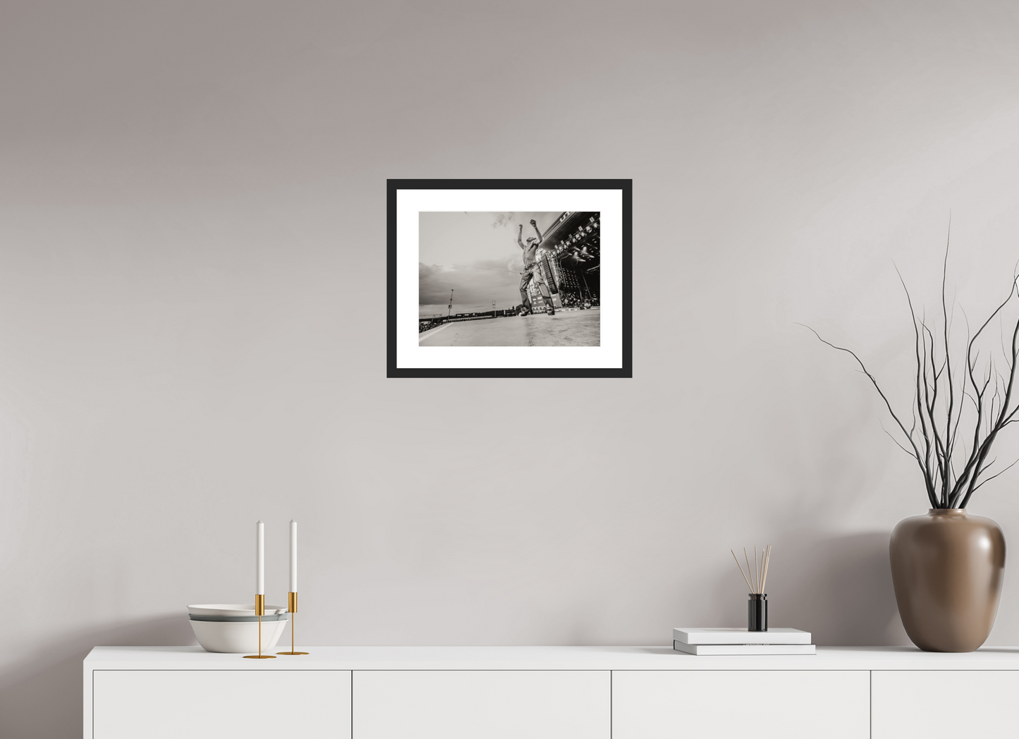 40 x 30 cm, Wood Frame with Passe-Partout | Black Matte Måneskin Live 03