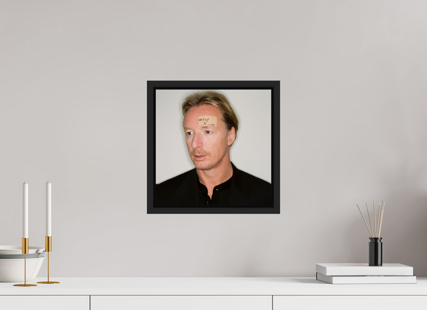 30 x 30 cm, Floater Frame | Black Matte DJ Hell 02