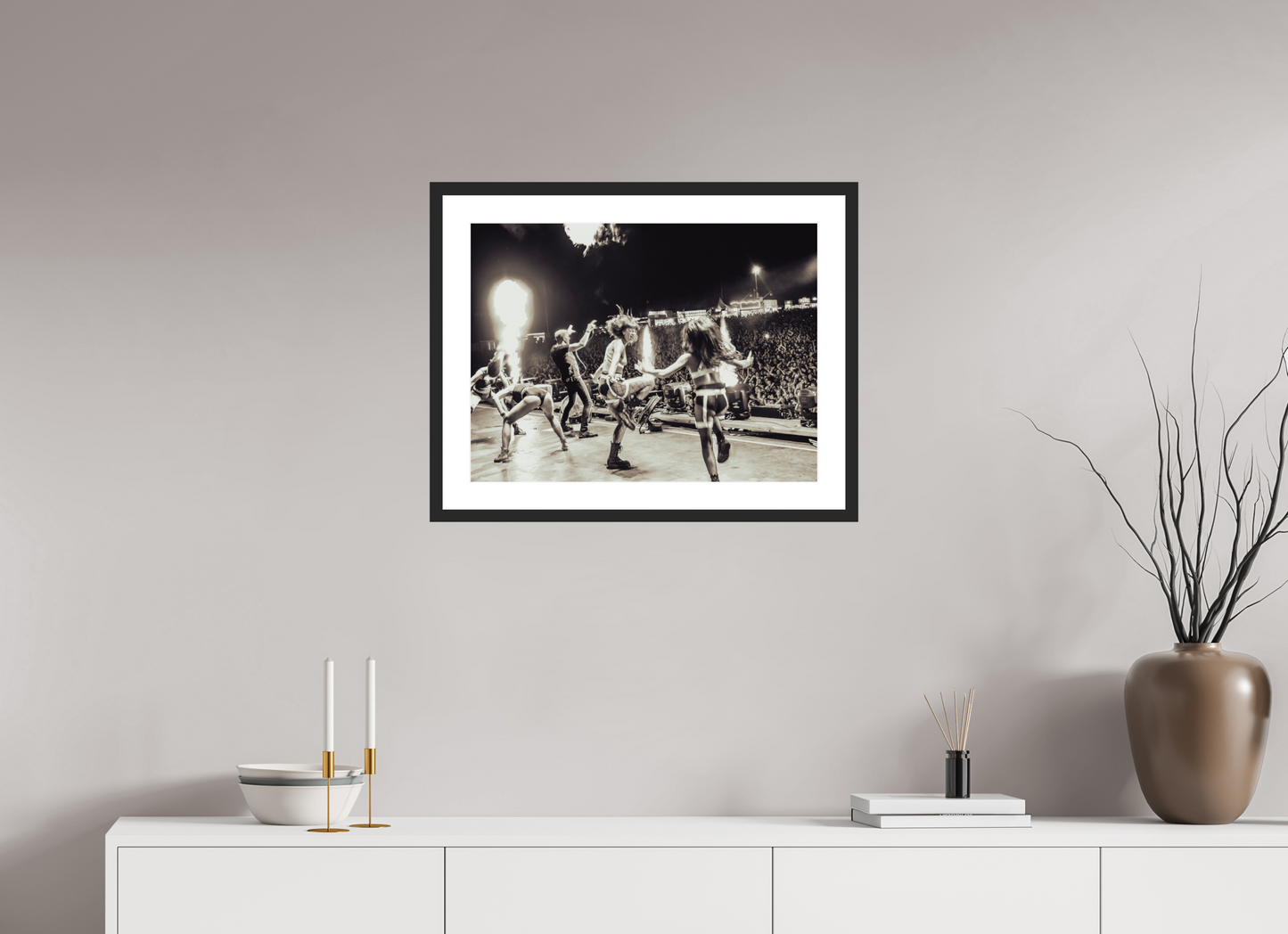 60 x 45 cm, Wood Frame with Passe-Partout | Black Matte Scooter Live 03