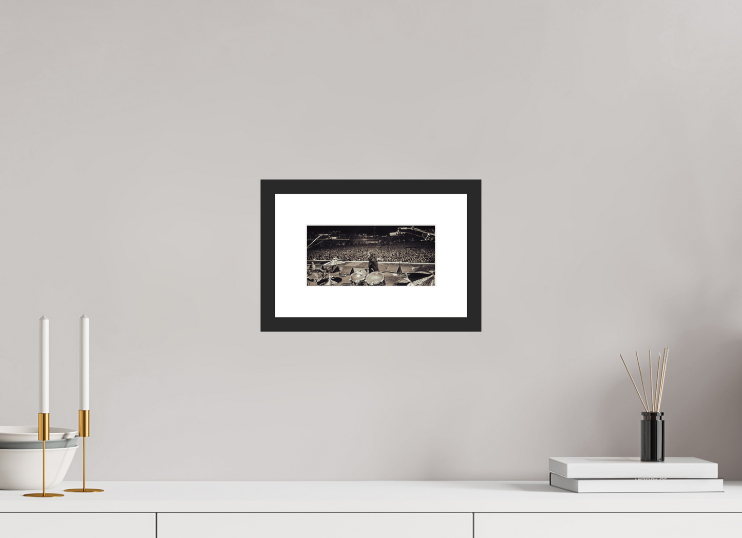 20,2 x 10 cm, Wood Frame with Passe-Partout | Black Matte Dave Grohl - Foo Fighters Live 11